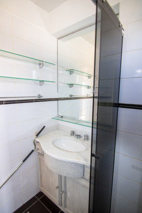 Imagem Imóvel com 2 Quartos à Venda, em Higienópolis - Porto Alegre Imagem Imóvel com 2 Quartos à Venda, em Higienópolis - Porto Alegre