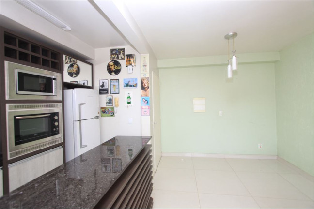 Imagem Imóvel com 3 Quartos à Venda, em Tristeza - Porto Alegre Imagem Imóvel com 3 Quartos à Venda, em Tristeza - Porto Alegre