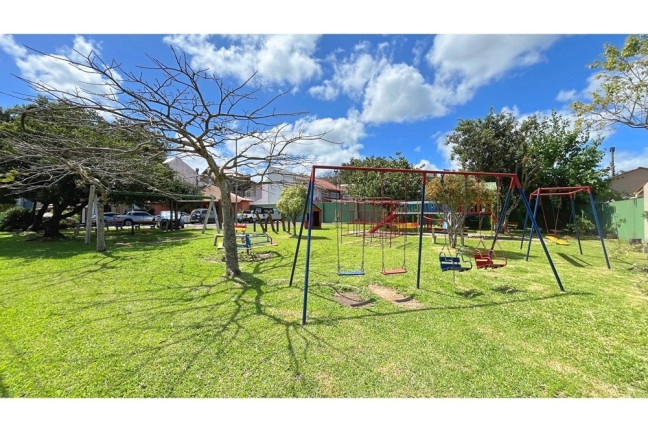 Imagem Casa com 3 Quartos à Venda, 273 m² em Cavalhada - Porto Alegre Imagem Casa com 3 Quartos à Venda, 273 m² em Cavalhada - Porto Alegre