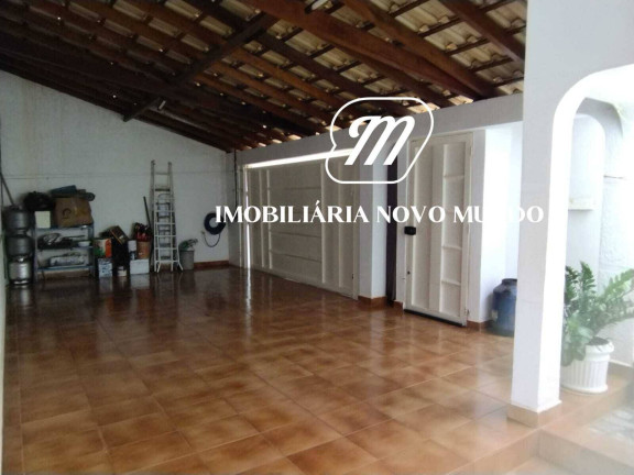 Imagem Casa com 3 Quartos à Venda, 250 m² em Segismundo Pereira - Uberlândia Imagem Casa com 3 Quartos à Venda, 250 m² em Segismundo Pereira - Uberlândia