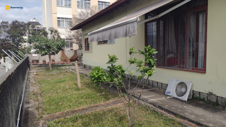 Imagem Casa com 4 Quartos à Venda, 363 m² em Trindade - Florianópolis Imagem Casa com 4 Quartos à Venda, 363 m² em Trindade - Florianópolis