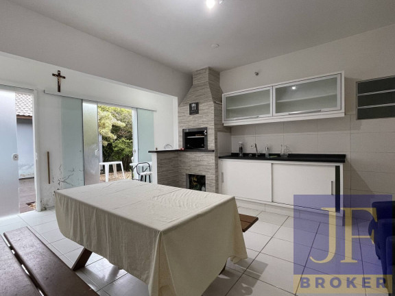 Casa com 3 Quartos à Venda, 250 m² em Florianópolis