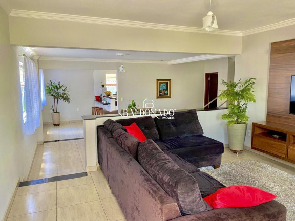 Imagem Casa com 3 Quartos à Venda, 227 m² em Centro - Extrema Imagem Casa com 3 Quartos à Venda, 227 m² em Centro - Extrema