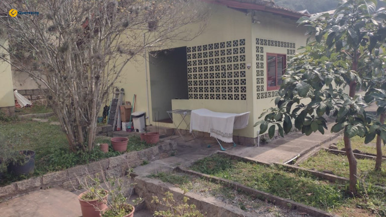 Casa com 4 Quartos à Venda, 363 m² em Trindade - Florianópolis