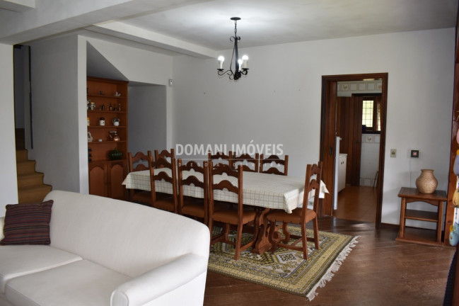 Imagem Casa com 4 Quartos à Venda, 248 m² em Região Do Alto Do Capivari - Campos Do Jordão Imagem Casa com 4 Quartos à Venda, 248 m² em Região Do Alto Do Capivari - Campos Do Jordão