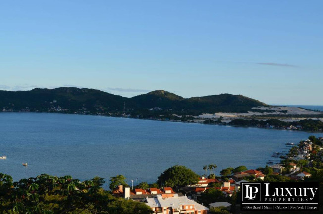 Imagem Casa com 5 Quartos à Venda, em Lagoa Da Conceição - Florianópolis Imagem Casa com 5 Quartos à Venda, em Lagoa Da Conceição - Florianópolis