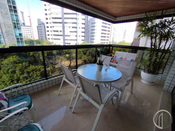 Imagem Apartamento com 3 Quartos à Venda, 214 m² em Gonzaga - Santos