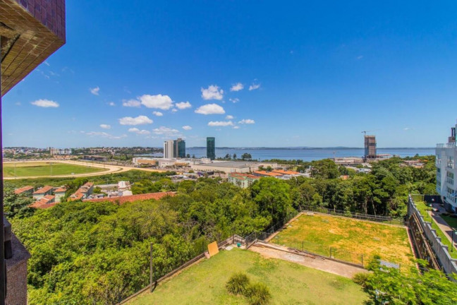 Imagem Imóvel com 3 Quartos à Venda, 277 m² em Cristal - Porto Alegre Imagem Imóvel com 3 Quartos à Venda, 277 m² em Cristal - Porto Alegre