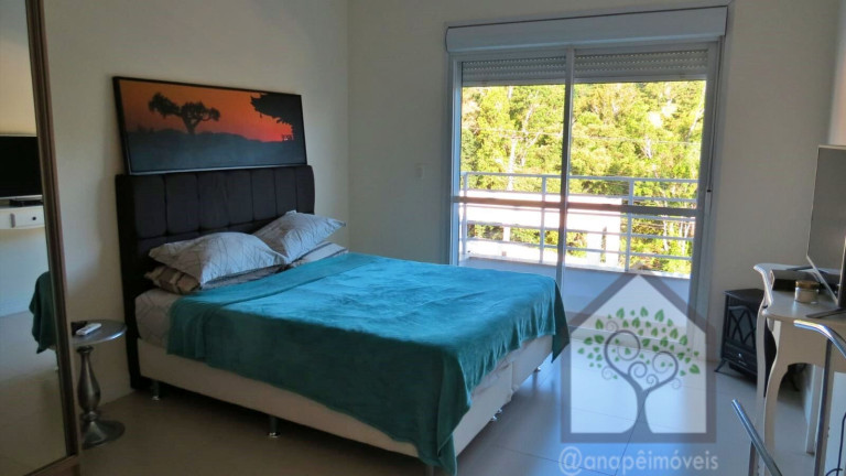 Imagem Casa com 3 Quartos à Venda, 205 m² em Sambaqui - Florianópolis Imagem Casa com 3 Quartos à Venda, 205 m² em Sambaqui - Florianópolis