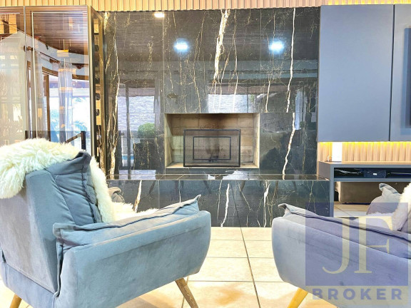 Imagem Casa com 5 Quartos para Temporada, 400 m² em Canasvieiras - Florianópolis Imagem Casa com 5 Quartos para Temporada, 400 m² em Canasvieiras - Florianópolis