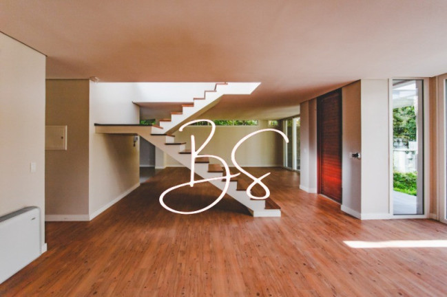 Imagem Casa com 4 Quartos à Venda, 1.096 m² em Centro - Gramado Imagem Casa com 4 Quartos à Venda, 1.096 m² em Centro - Gramado