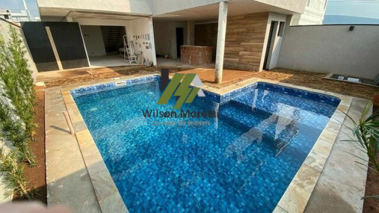 Imagem Casa com 4 Quartos à Venda, 300 m²