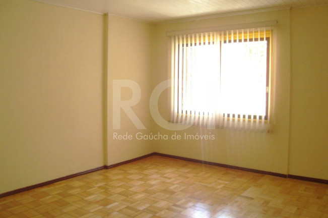 Imagem Casa com 2 Quartos à Venda, 326 m² em Vila Jardim - Porto Alegre Imagem Casa com 2 Quartos à Venda, 326 m² em Vila Jardim - Porto Alegre