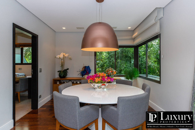 Imagem Apartamento com 2 Quartos à Venda, 257 m² em Moema - São Paulo