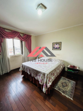 Imagem Casa com 5 Quartos à Venda, 320 m² em Vila Aquilino - Santo André Imagem Casa com 5 Quartos à Venda, 320 m² em Vila Aquilino - Santo André
