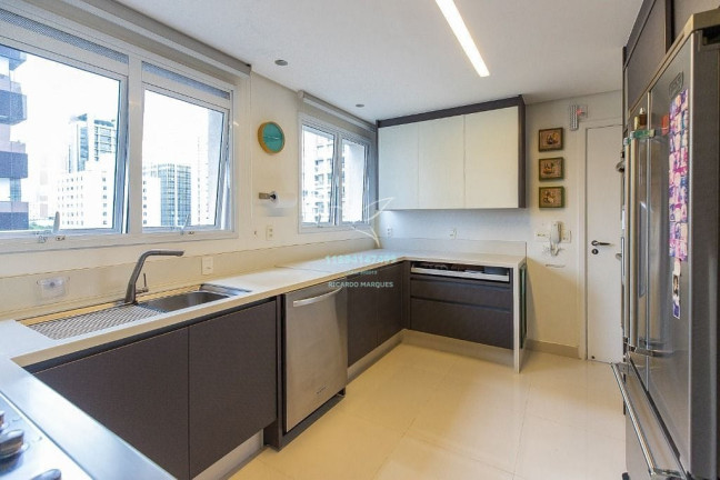 Imagem Apartamento com 3 Quartos à Venda, 201 m² em Itaim Bibi - São Paulo