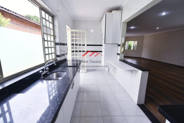 Imagem Casa com 3 Quartos à Venda, 220 m² em Bosque Das Palmeiras - Campinas Imagem Casa com 3 Quartos à Venda, 220 m² em Bosque Das Palmeiras - Campinas