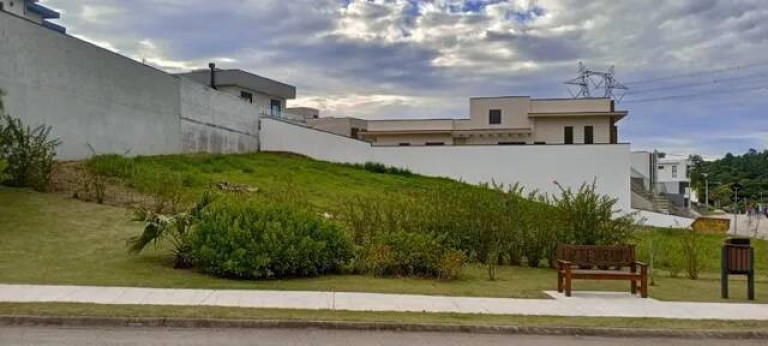 Terreno em Condomínio à Venda, 370 m² em Jardim Celeste - Jundiaí