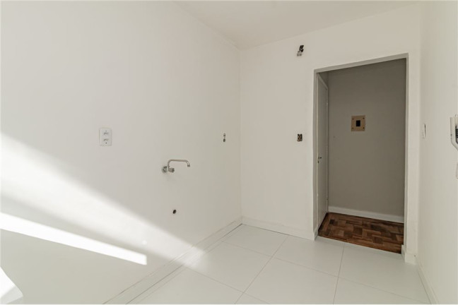 Imagem Imóvel com 1 Quarto à Venda, em Passo Da Areia - Porto Alegre Imagem Imóvel com 1 Quarto à Venda, em Passo Da Areia - Porto Alegre