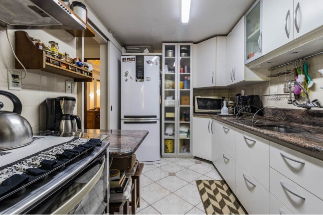 Imagem Casa com 3 Quartos à Venda, 212 m² em Jardim Sabará - Porto Alegre Imagem Casa com 3 Quartos à Venda, 212 m² em Jardim Sabará - Porto Alegre