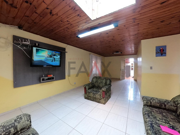 Imagem Casa com 6 Quartos à Venda, 246 m² em São Cristovão - Guarapuava Imagem Casa com 6 Quartos à Venda, 246 m² em São Cristovão - Guarapuava