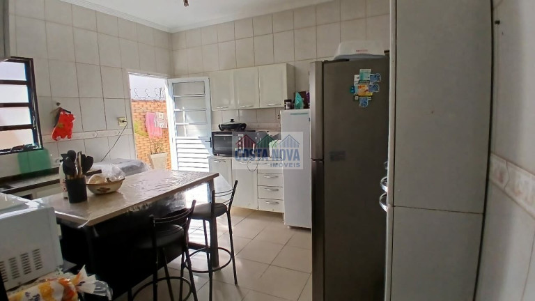 Imagem Casa com 4 Quartos à Venda, 126 m² Imagem Casa com 4 Quartos à Venda, 126 m²