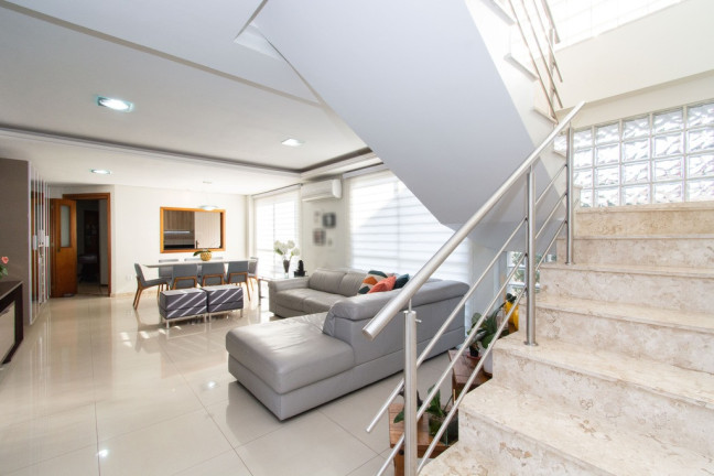 Imagem Casa com 4 Quartos à Venda, 250 m² em São José - Canoas Imagem Casa com 4 Quartos à Venda, 250 m² em São José - Canoas