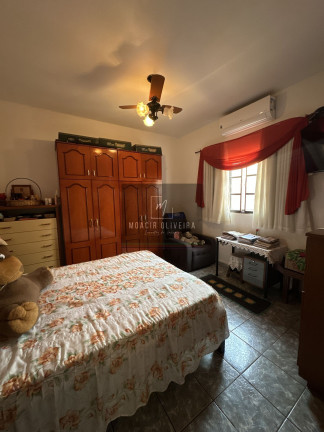 Imagem Casa com 3 Quartos à Venda, 240 m² em Vila São Silvestre - Ourinhos
