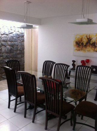 Imagem Casa com 4 Quartos à Venda, 220 m² em Lagoa Nova - Natal Imagem Casa com 4 Quartos à Venda, 220 m² em Lagoa Nova - Natal