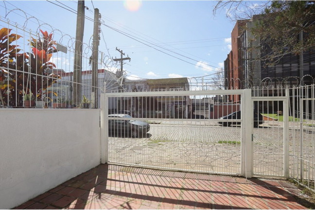 Imagem Casa com 5 Quartos à Venda, 253 m² em Santana - Porto Alegre Imagem Casa com 5 Quartos à Venda, 253 m² em Santana - Porto Alegre