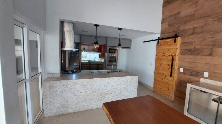 Imagem Casa com 4 Quartos à Venda, 375 m² em Condomínio Belvedere - Cuiabá Imagem Casa com 4 Quartos à Venda, 375 m² em Condomínio Belvedere - Cuiabá