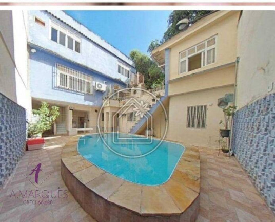Imagem Casa com 7 Quartos à Venda, 300 m² em Rio De Janeiro Imagem Casa com 7 Quartos à Venda, 300 m² em Rio De Janeiro