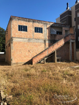 Imóvel com 3 Quartos à Venda, 450 m² em Espinheiros - Joinville