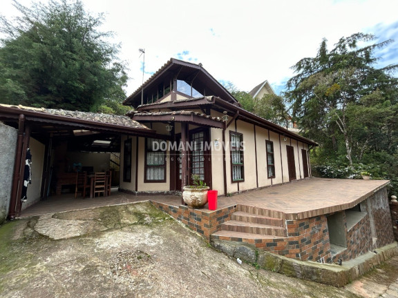 Imagem Casa com 3 Quartos à Venda, 117 m² em Região Do Alto Do Capivari - Campos Do Jordão Imagem Casa com 3 Quartos à Venda, 117 m² em Região Do Alto Do Capivari - Campos Do Jordão