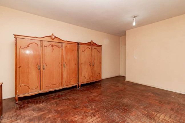 Imagem Casa com 5 Quartos à Venda, 450 m² em Bom Fim - Porto Alegre Imagem Casa com 5 Quartos à Venda, 450 m² em Bom Fim - Porto Alegre