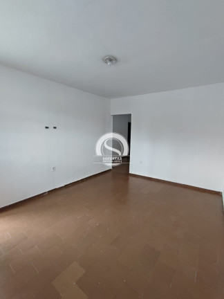 Imagem Casa com 4 Quartos à Venda, 134 m² Imagem Casa com 4 Quartos à Venda, 134 m²