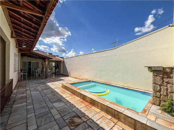 Imagem Casa com 3 Quartos à Venda, 270 m² em Parque Dos Bandeirantes - Ribeirão Preto Imagem Casa com 3 Quartos à Venda, 270 m² em Parque Dos Bandeirantes - Ribeirão Preto