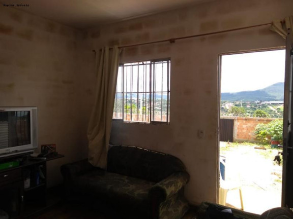 Imagem Casa com 2 Quartos à Venda, 60 m² em Araçás - Mateus Leme