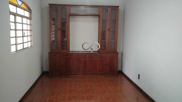 Imagem Casa com 4 Quartos à Venda, 360 m² em Vale Das Amendoeiras - Contagem Imagem Casa com 4 Quartos à Venda, 360 m² em Vale Das Amendoeiras - Contagem