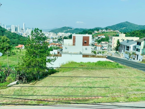Imagem Sobrado com 3 Quartos à Venda, 185 m² em Ariribá - Balneário Camboriú Imagem Sobrado com 3 Quartos à Venda, 185 m² em Ariribá - Balneário Camboriú