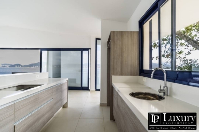 Imagem Casa de Condomínio com 3 Quartos à Venda, 181 m² em Parque Enseada - Guarujá Imagem Casa de Condomínio com 3 Quartos à Venda, 181 m² em Parque Enseada - Guarujá