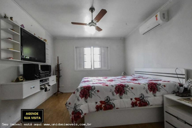 Imagem Casa com 4 Quartos à Venda, 160 m² em Interlagos - São Paulo