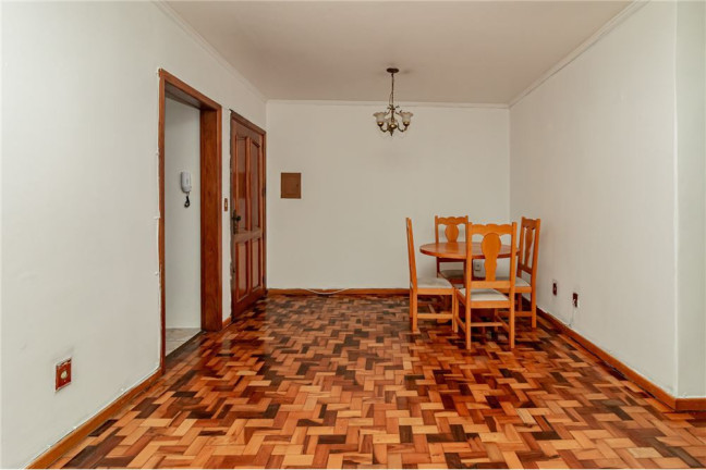 Imagem Imóvel com 2 Quartos à Venda,  em Passo Da Areia - Porto Alegre