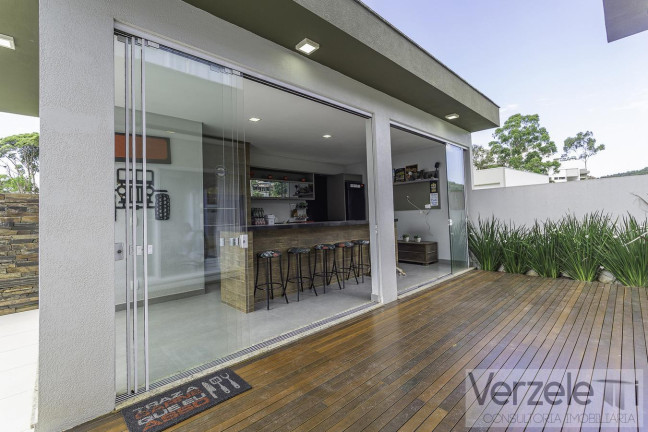 Imagem Casa com 4 Quartos à Venda, 437 m² em Santa Regina - Camboriú