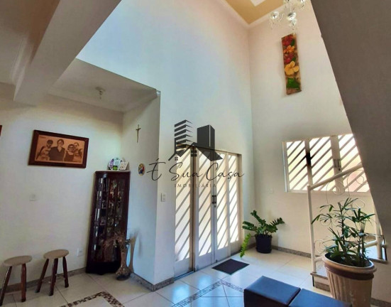 Imagem Casa com 5 Quartos à Venda, 360 m² em João Pinheiro - Belo Horizonte Imagem Casa com 5 Quartos à Venda, 360 m² em João Pinheiro - Belo Horizonte