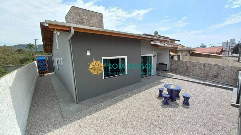 Imagem Casa com 3 Quartos à Venda, 123 m² em Bombas - Bombinhas Imagem Casa com 3 Quartos à Venda, 123 m² em Bombas - Bombinhas