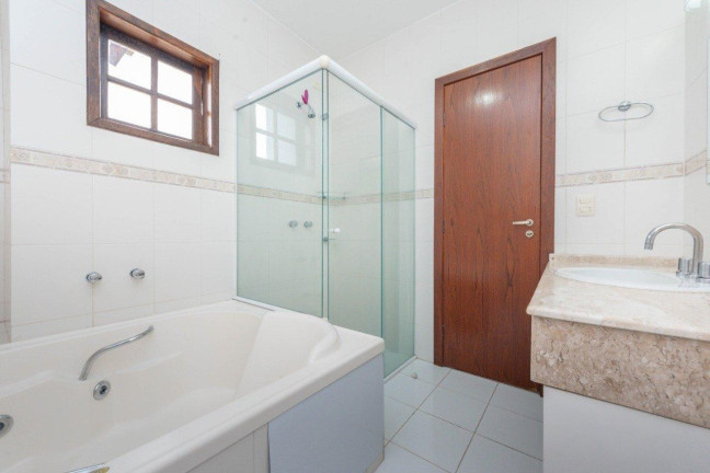 Imagem Casa com 4 Quartos à Venda, 234 m² em Santa Felicidade - Curitiba Imagem Casa com 4 Quartos à Venda, 234 m² em Santa Felicidade - Curitiba