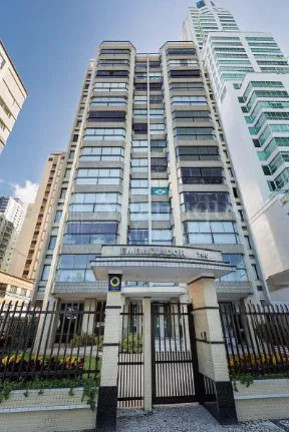 Apartamento com 3 Quartos à Venda, 1 m² em Centro - Balneário Camboriú