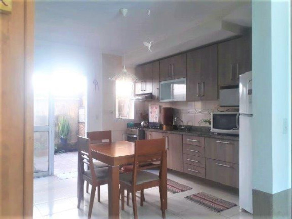 Imagem Casa com 2 Quartos à Venda, 97 m² em Hipica - Porto Alegre Imagem Casa com 2 Quartos à Venda, 97 m² em Hipica - Porto Alegre