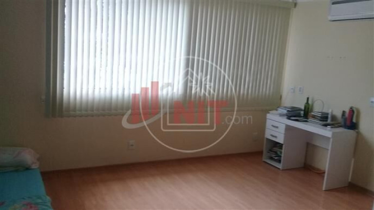 Imagem Casa com 3 Quartos à Venda, 320 m² em Pendotiba - Niterói